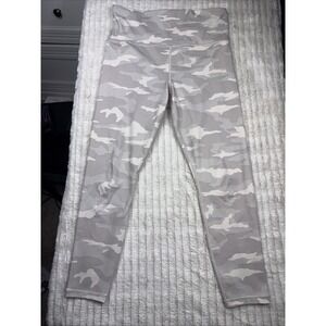 ATHLETA Women's Leggings Elation 7/8 Tight Women Size Medium Gray Camo Excellent